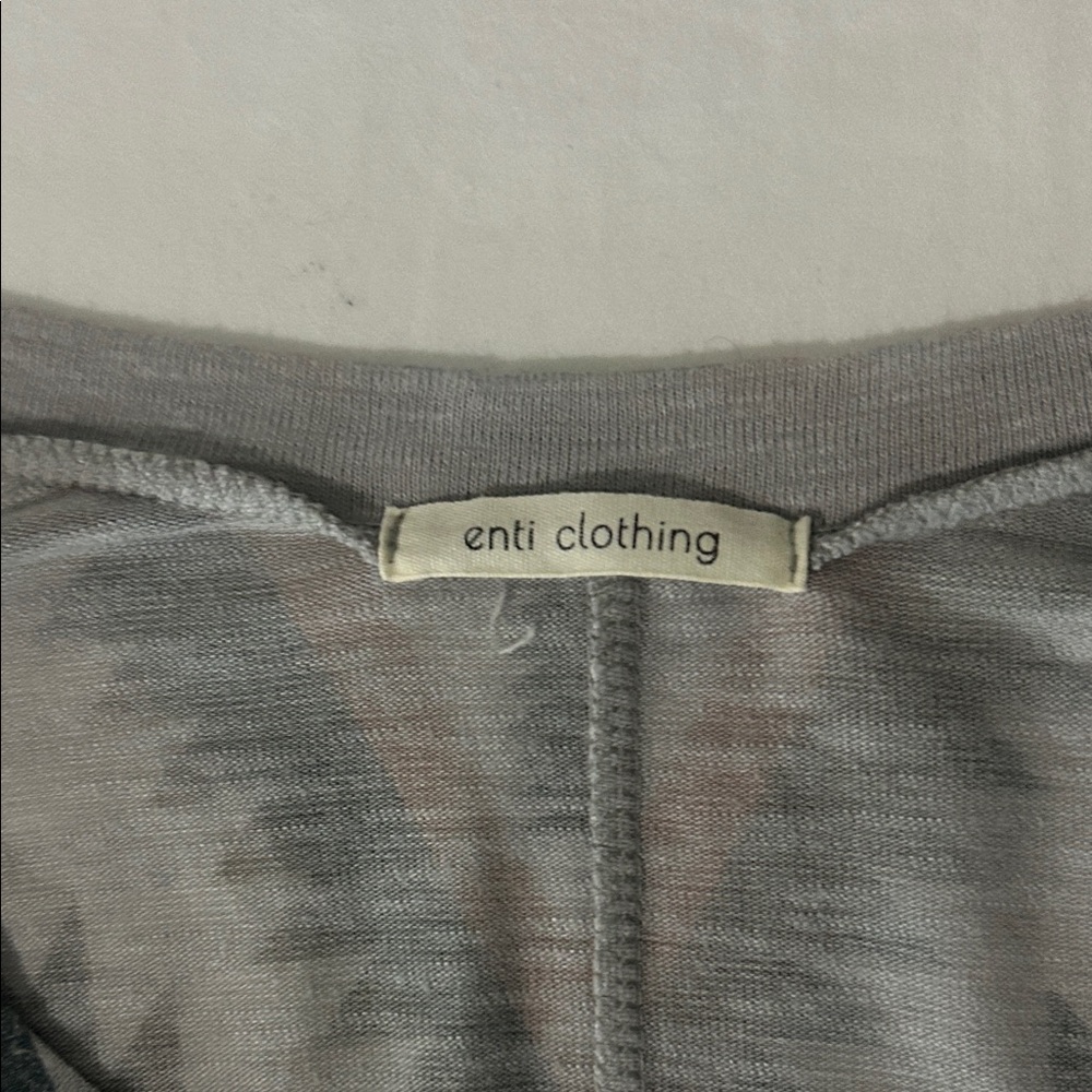 Aztec Patterned Gray Blouse - Picture 2 of 3